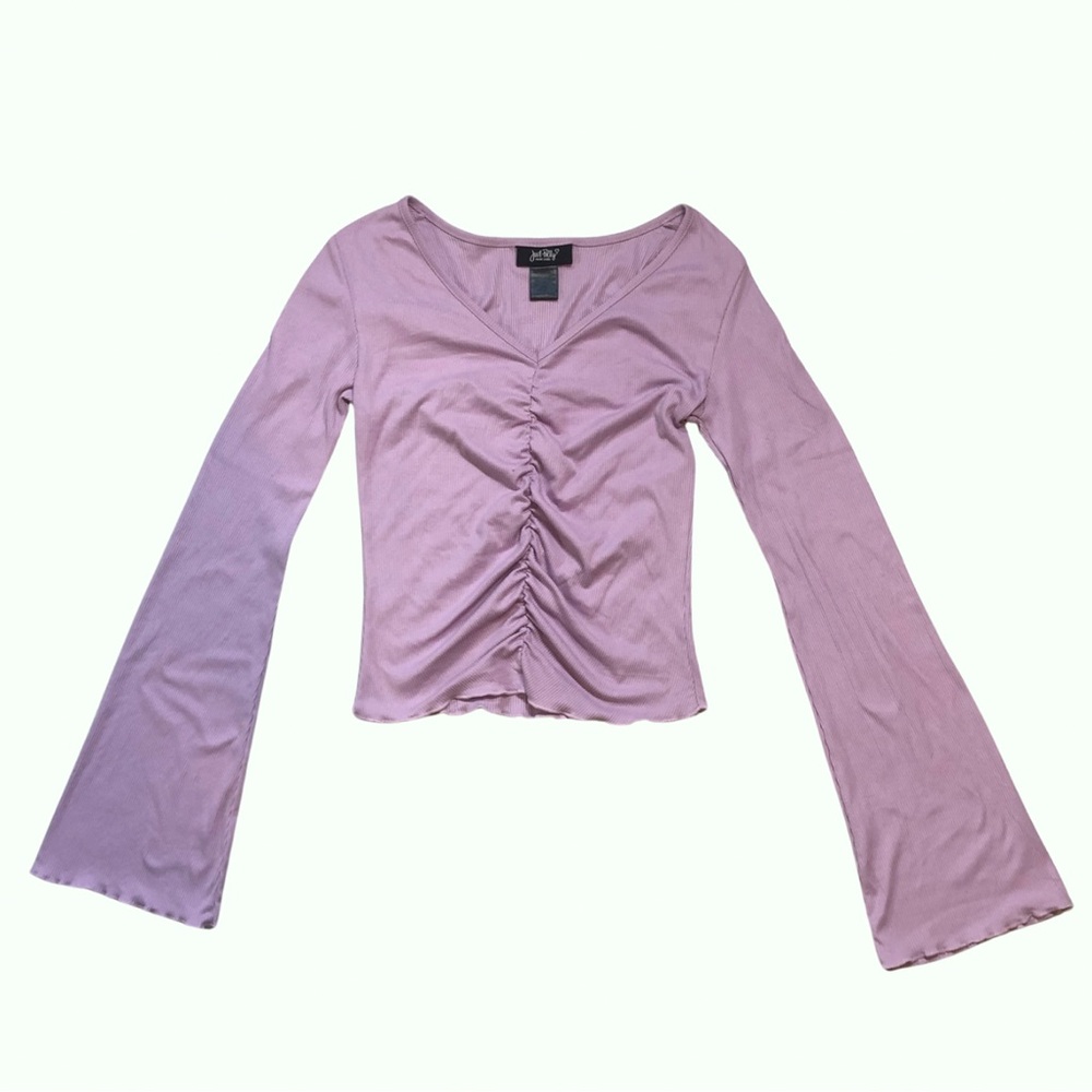 🚫SOLD🚫 Women’s Lilac Ruched Long Sleeve V-Neck Lettuce Edge Hem Knit Top